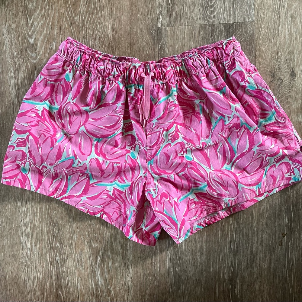 DONATING 12/31 - Lauren James - Tulip Print Shorts